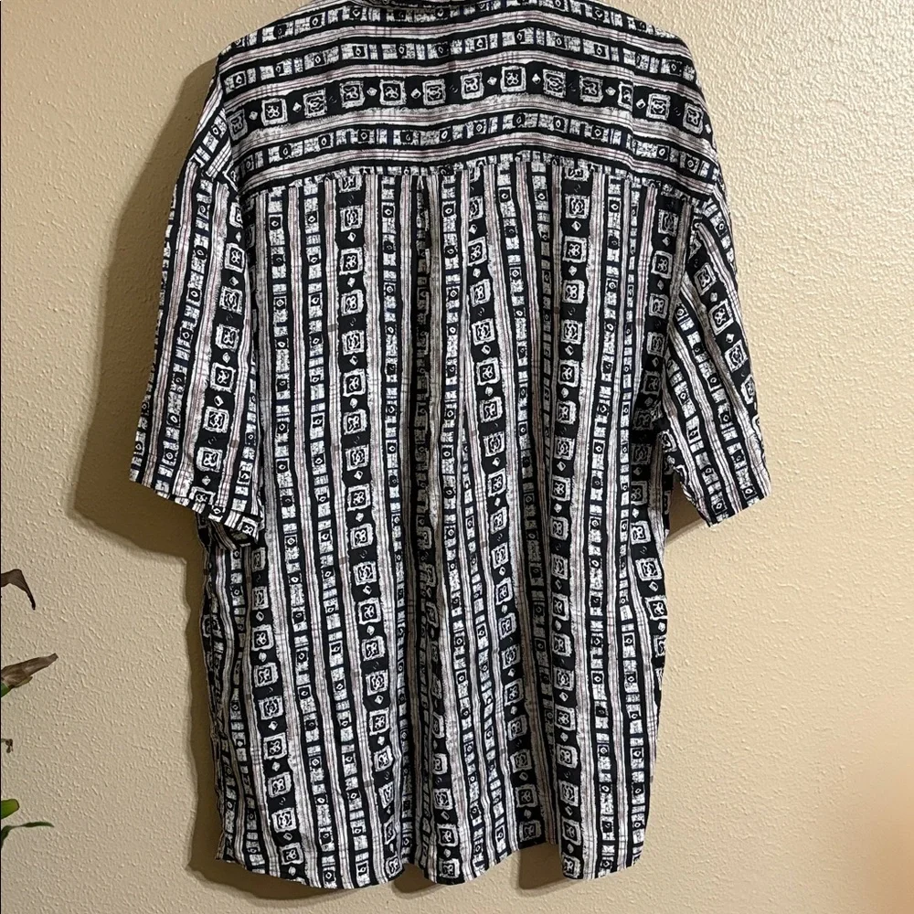 100% Silk Black and White Patterned Shirt - Picture 6 of 6